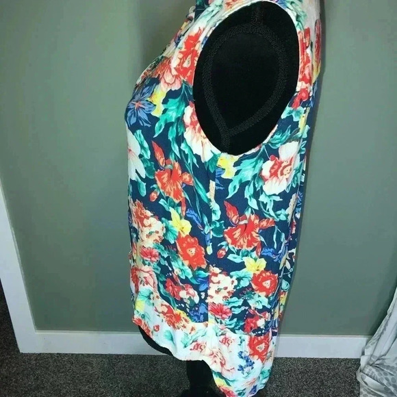 MINKPINK Floral Blouse - Picture 2 of 5